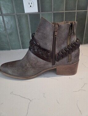 Boutique By Corkys Sz 10 Womens Taupe Braided Ankle Boots